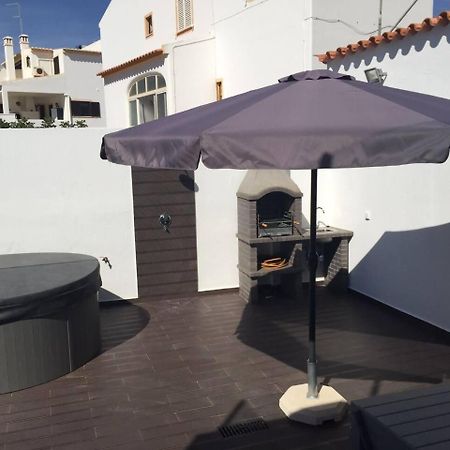 Casa Com 3 Suites Jacuzzi Em อัลบูเฟรา ภายนอก รูปภาพ